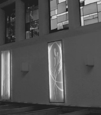 Format klein, Installation 2007 Lichtwesen Iris Alvarenga